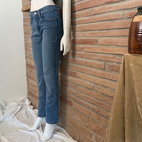 Levi’s 314 Shaping Straight Jeans - Picture 2 of 7